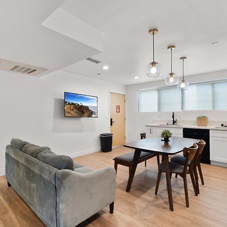Charming Urban Retreat Near Usc In La- Private Room With Share Living Room With Kitchen Лос Анджелис Екстериор снимка
