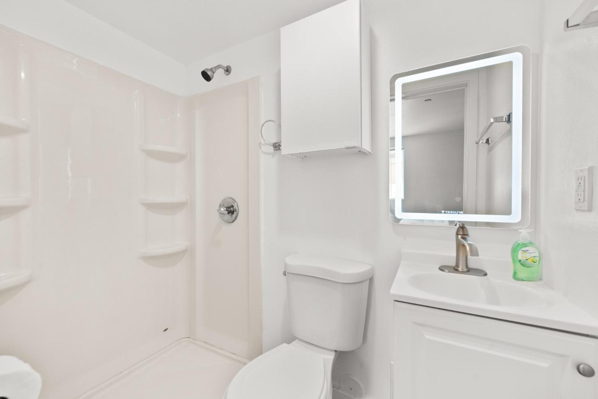 Charming Urban Retreat Near Usc In La- Private Room With Share Living Room With Kitchen Лос Анджелис Екстериор снимка