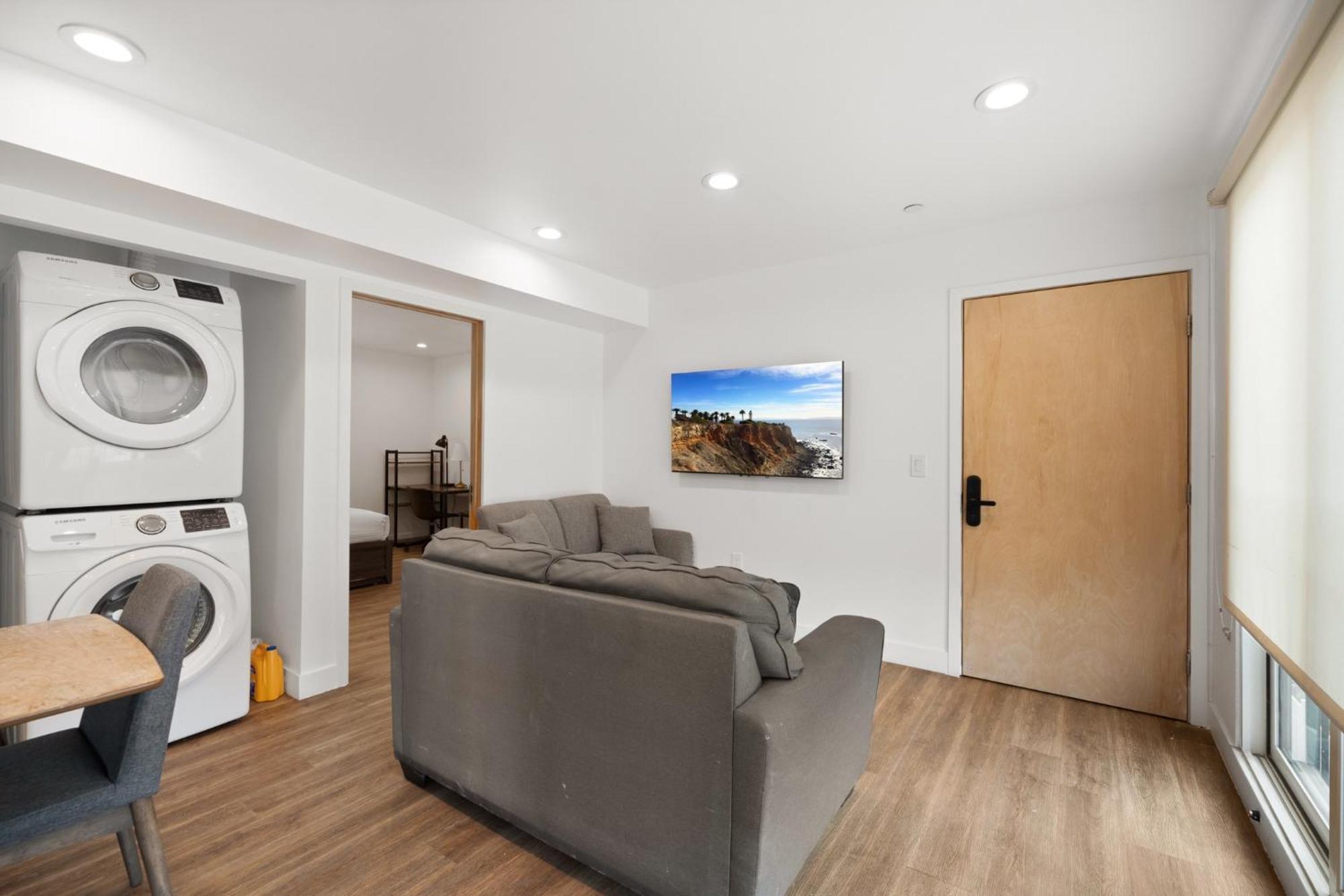 Charming Urban Retreat Near Usc In La- Private Room With Share Living Room With Kitchen Лос Анджелис Екстериор снимка