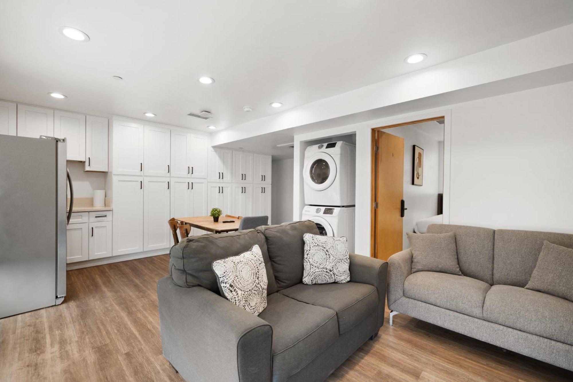 Charming Urban Retreat Near Usc In La- Private Room With Share Living Room With Kitchen Лос Анджелис Екстериор снимка