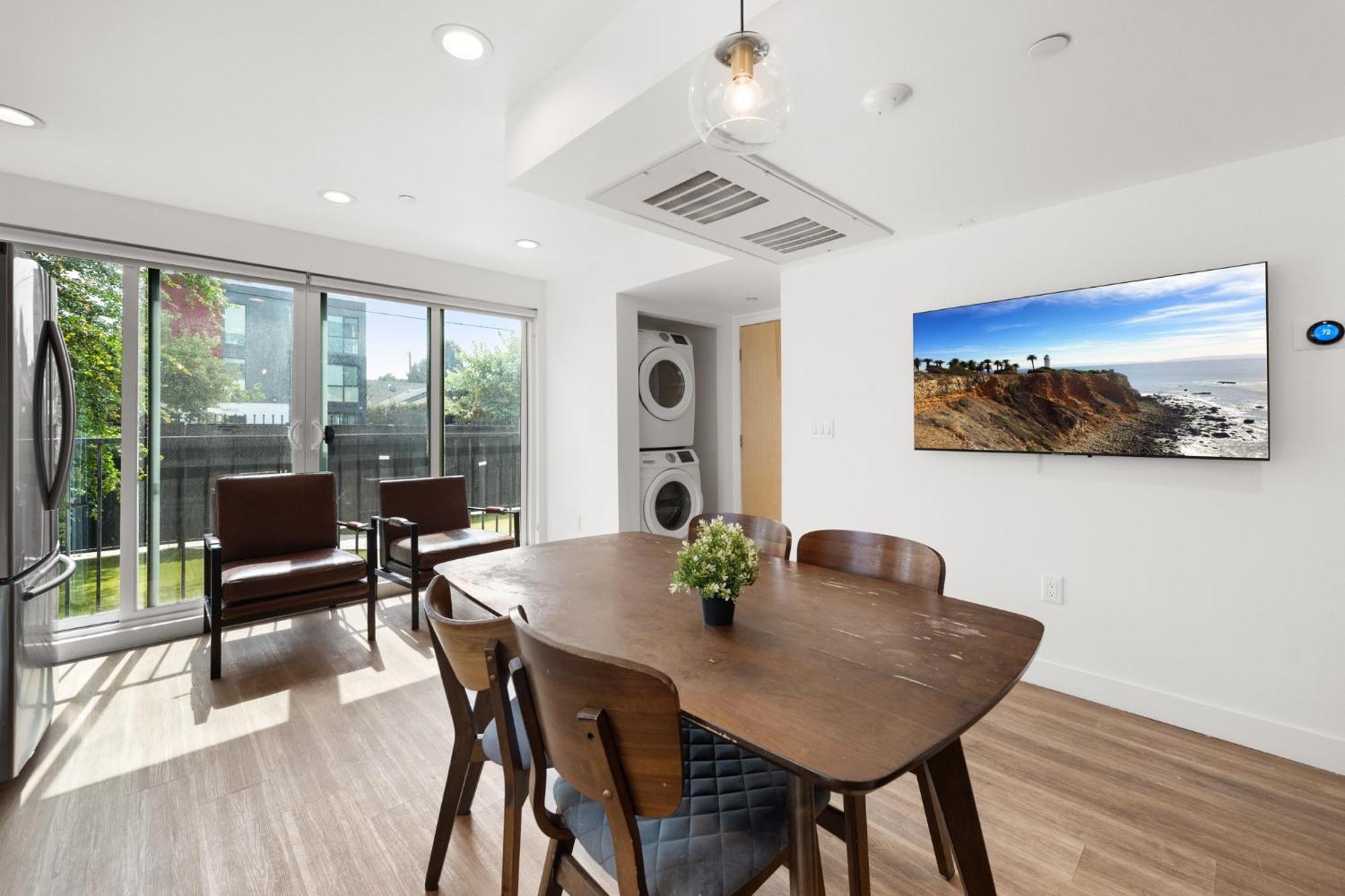 Charming Urban Retreat Near Usc In La- Private Room With Share Living Room With Kitchen Лос Анджелис Екстериор снимка